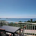 穆勒公寓 *